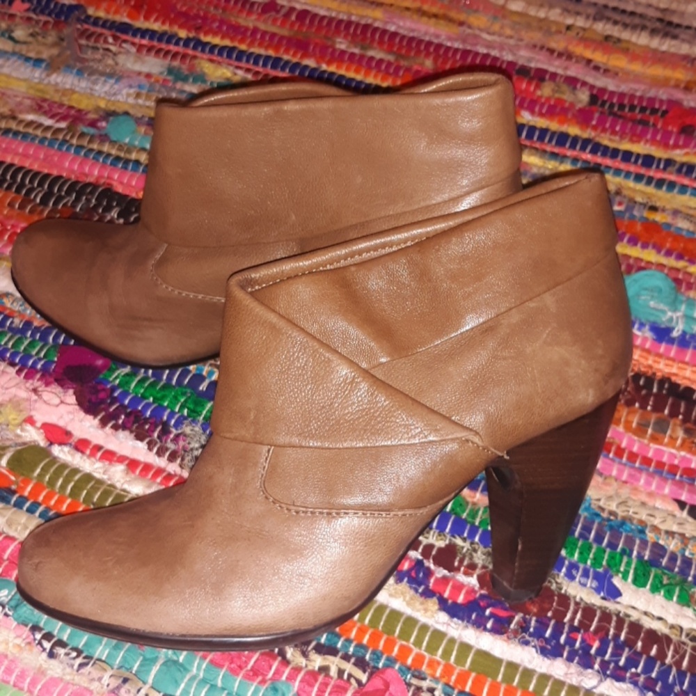 High heeled boots